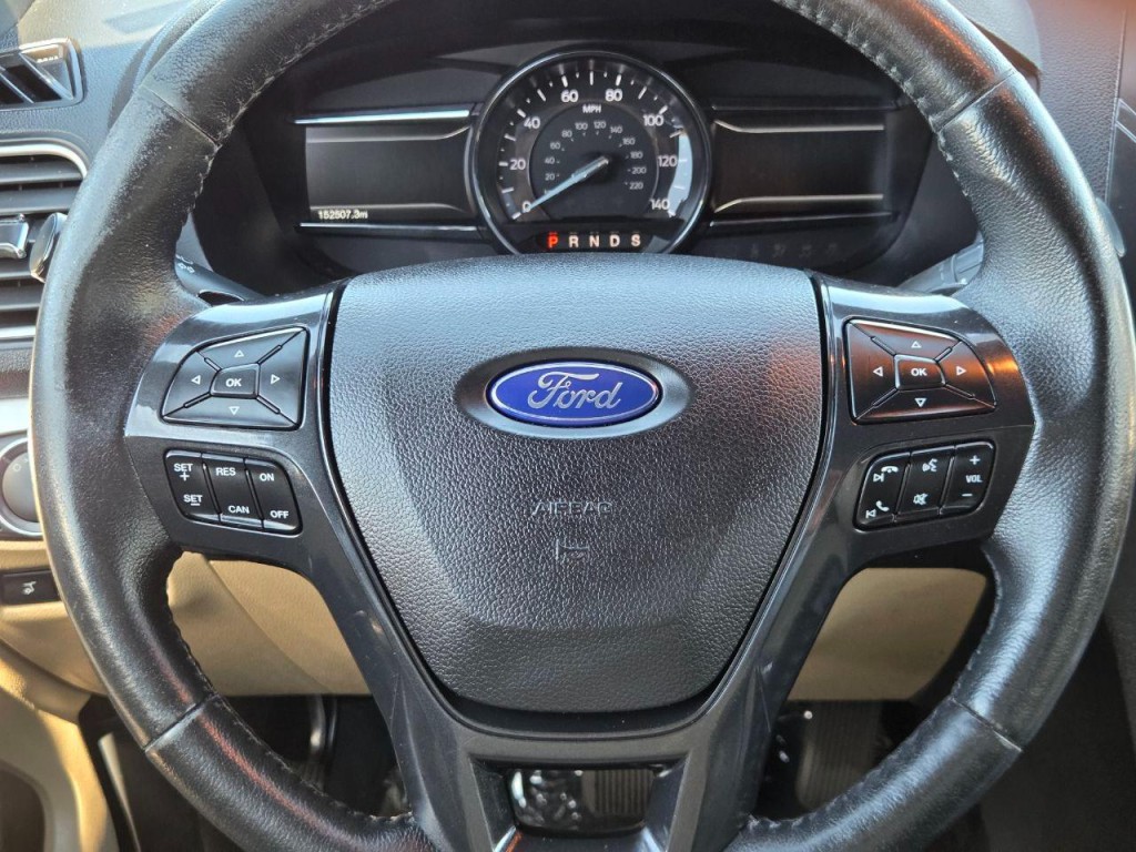 2017 Ford Explorer Image 25