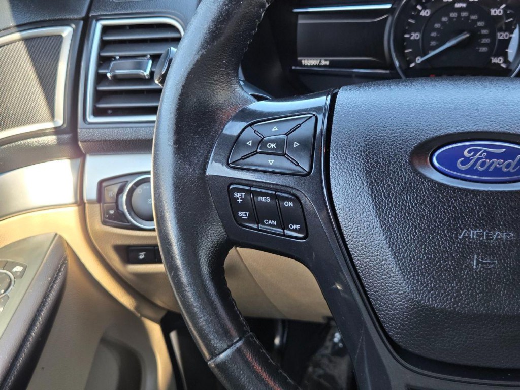 2017 Ford Explorer Image 26