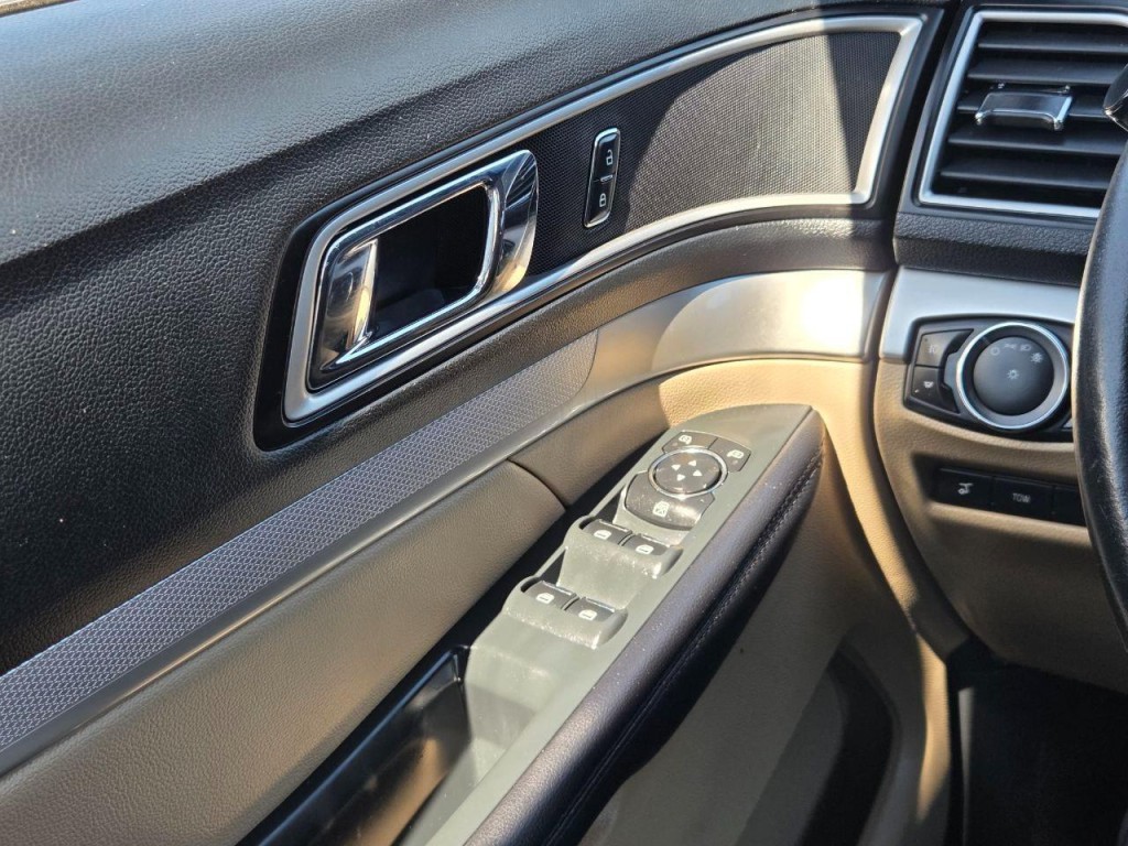 2017 Ford Explorer Image 29