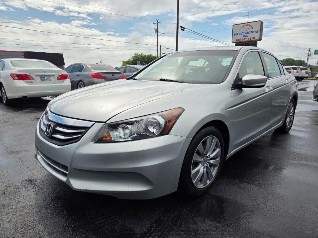 2011 Honda Accord Image 2