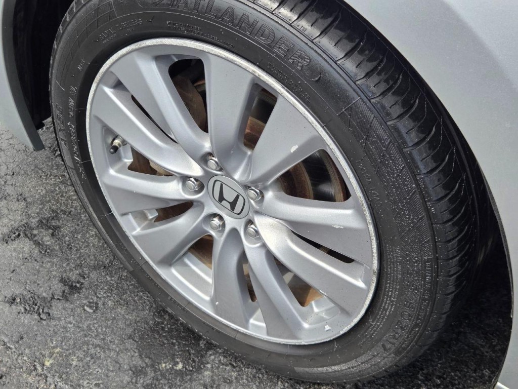 2011 Honda Accord Image 8