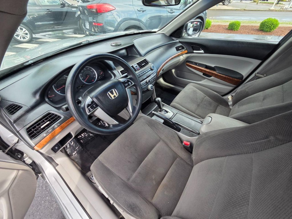 2011 Honda Accord Image 11