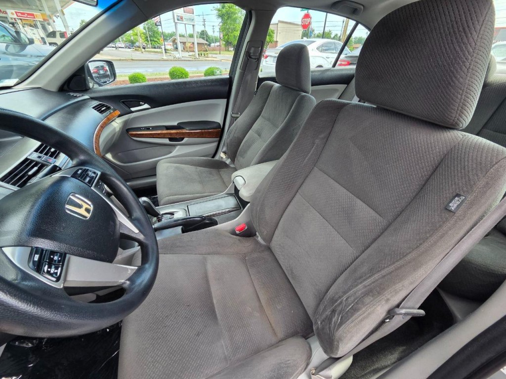 2011 Honda Accord Image 12