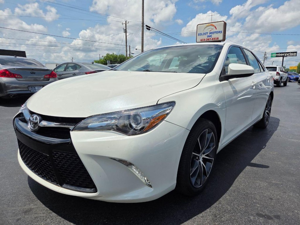 2016 Toyota Camry Image 2