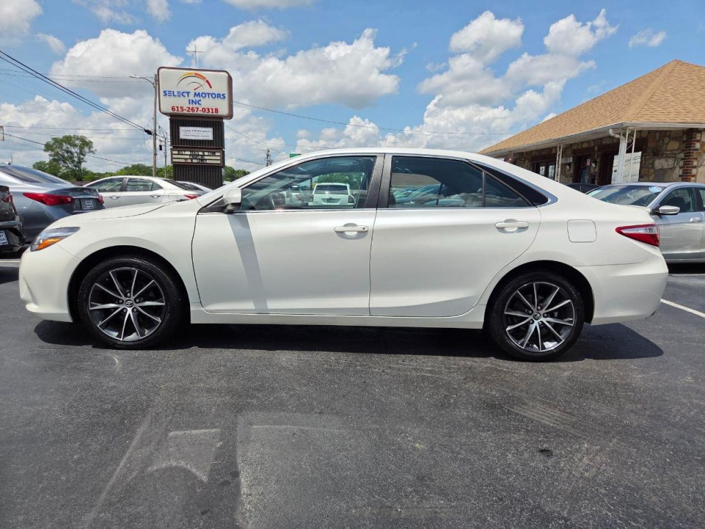2016 Toyota Camry Image 3