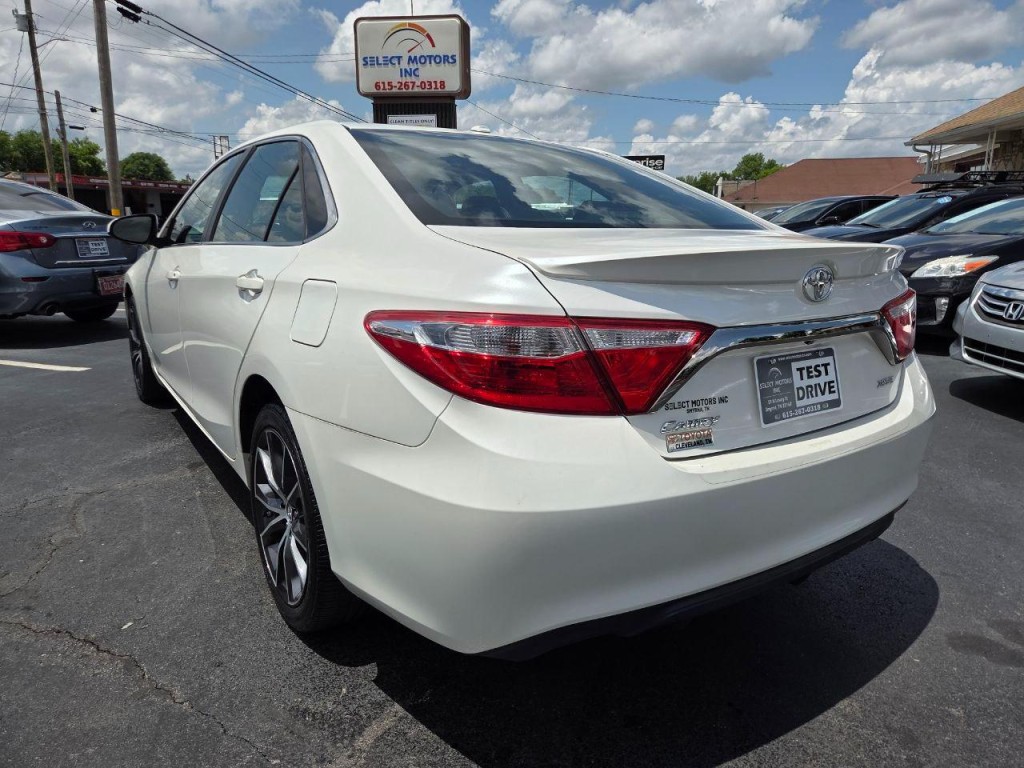 2016 Toyota Camry Image 4