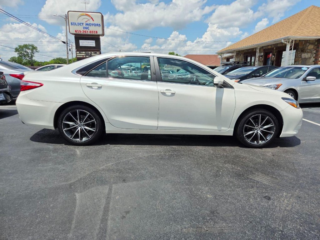 2016 Toyota Camry Image 6