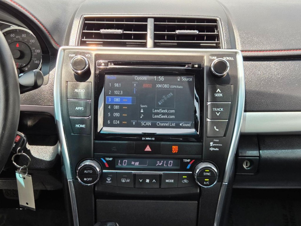 2016 Toyota Camry Image 22