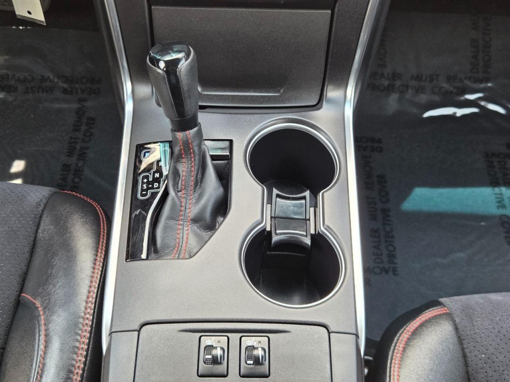 2016 Toyota Camry Image 25