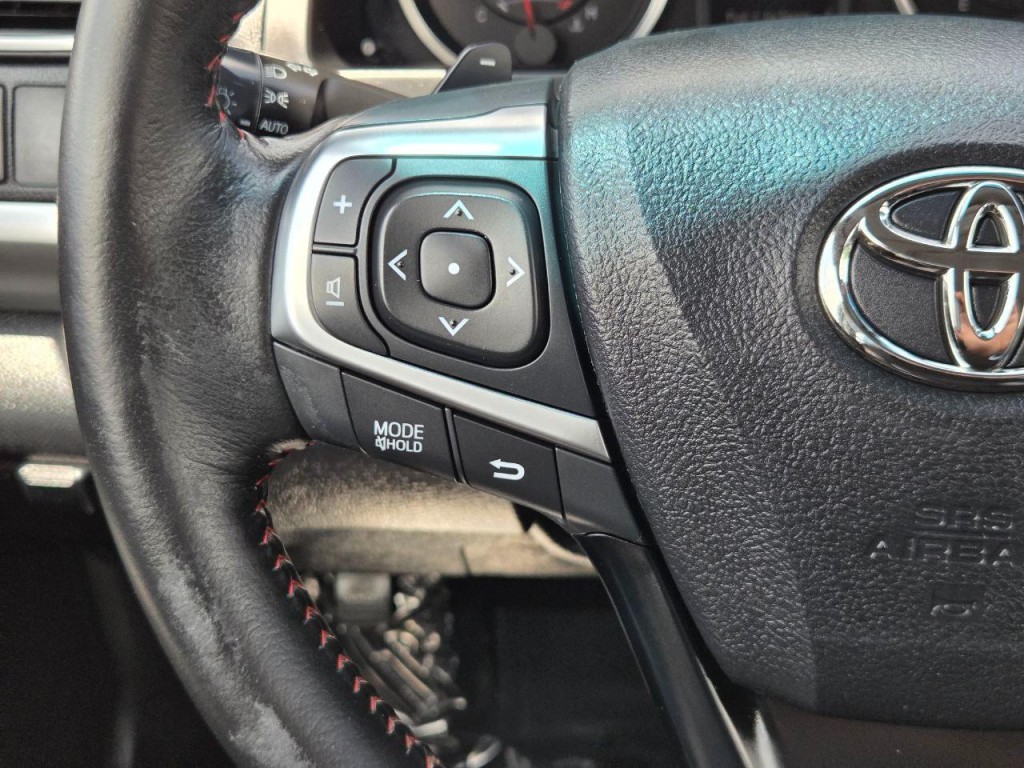 2016 Toyota Camry Image 27