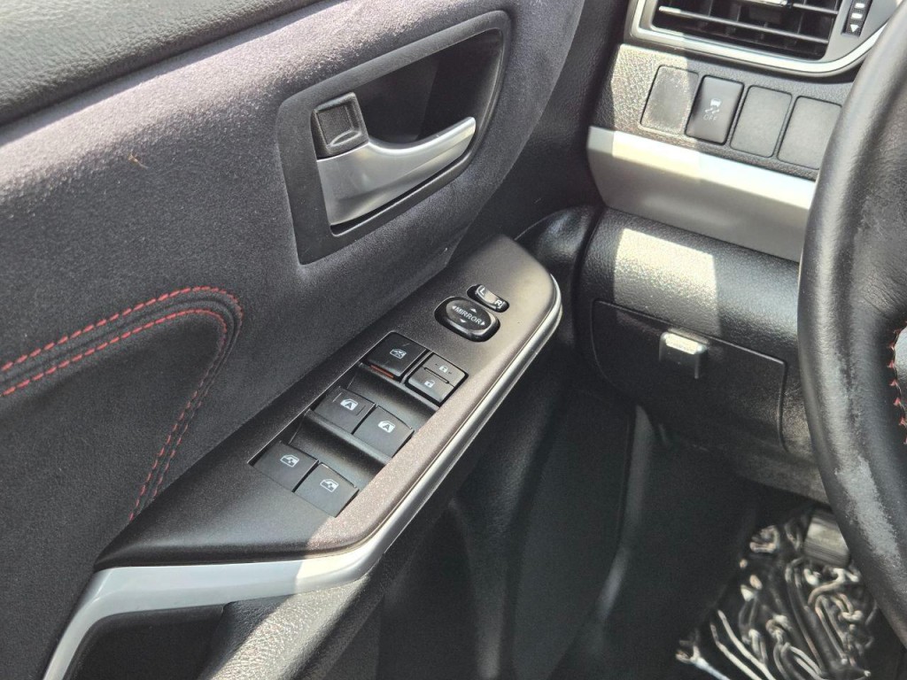 2016 Toyota Camry Image 30
