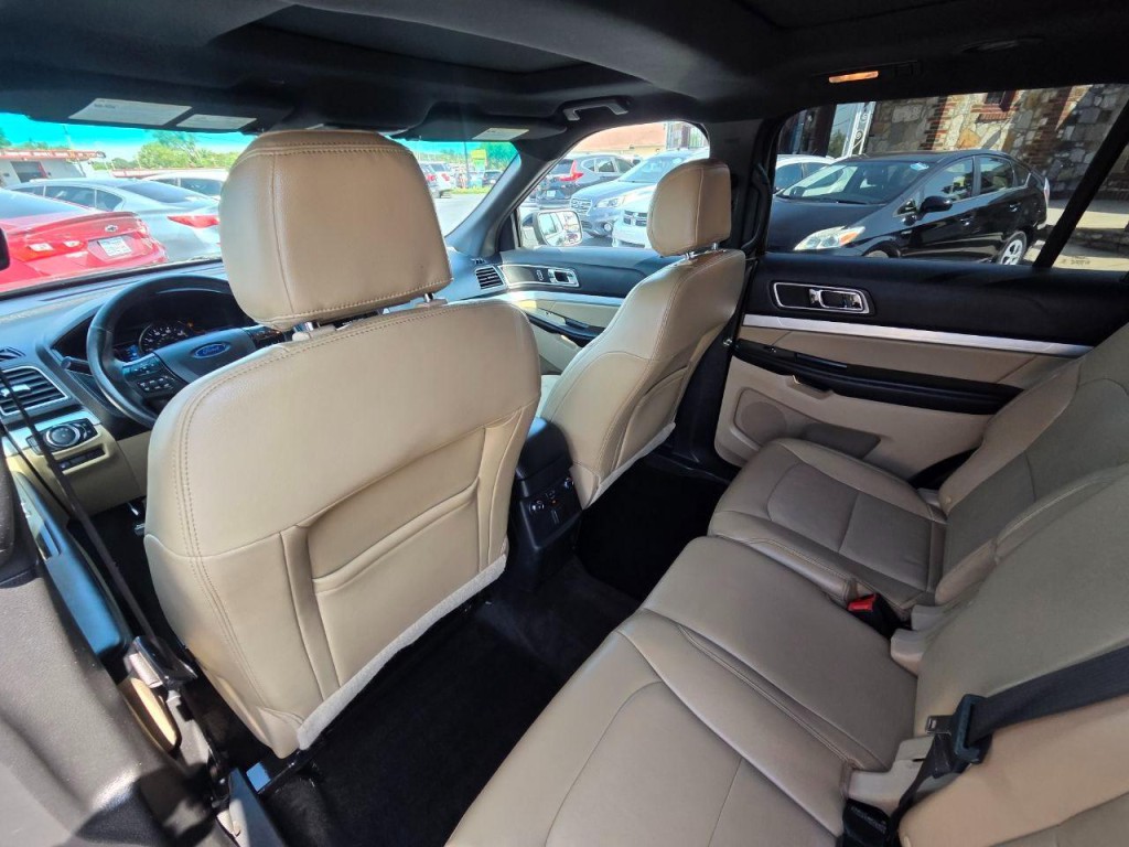 2016 Ford Explorer Image 16