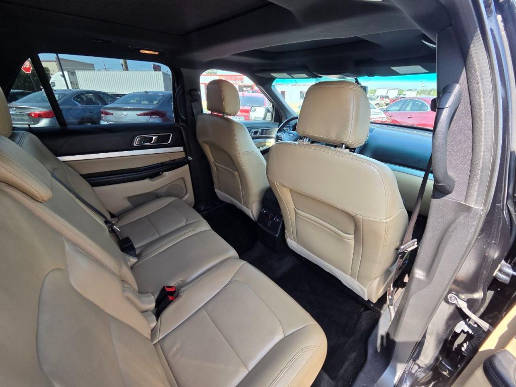 2016 Ford Explorer Image 19