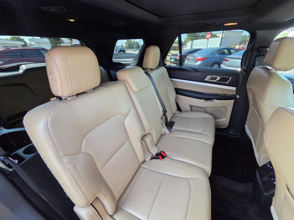 2016 Ford Explorer Image 20
