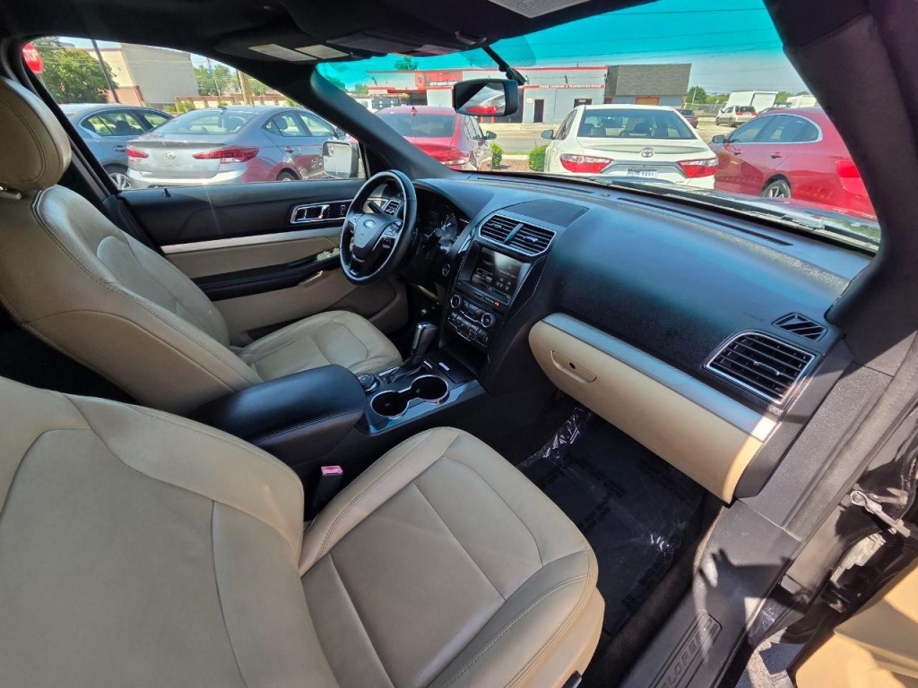 2016 Ford Explorer Image 22