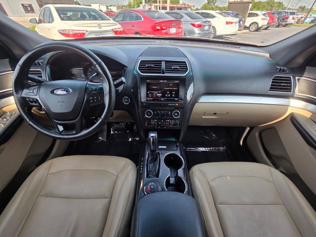 2016 Ford Explorer Image 24