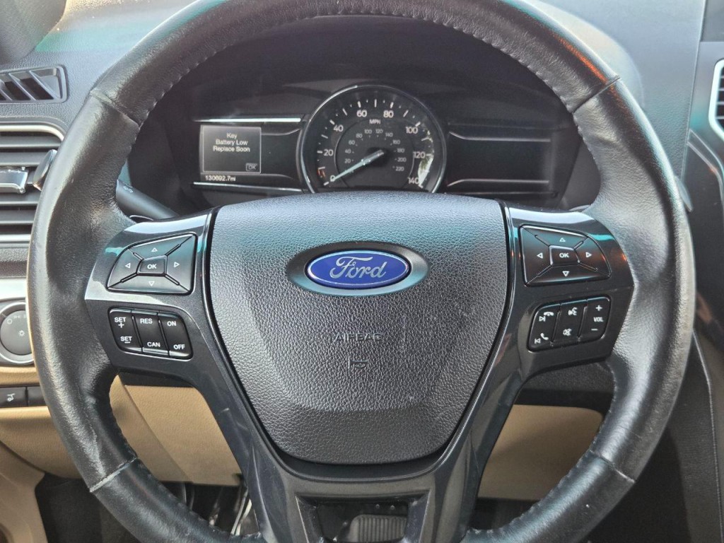 2016 Ford Explorer Image 30