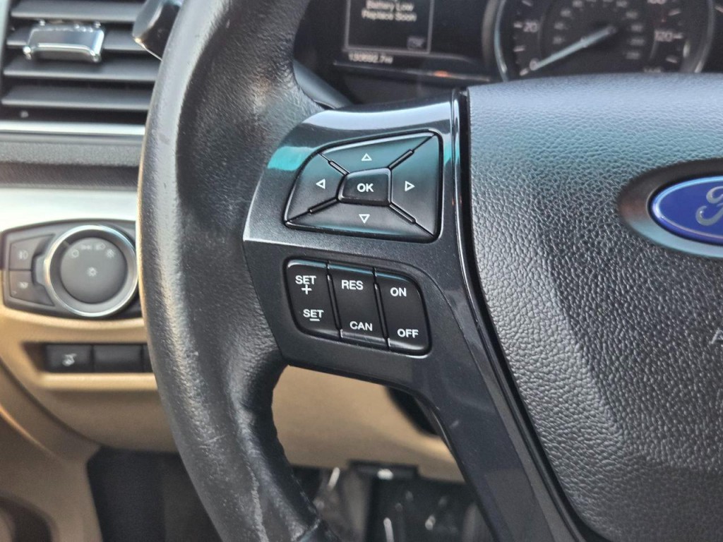 2016 Ford Explorer Image 32
