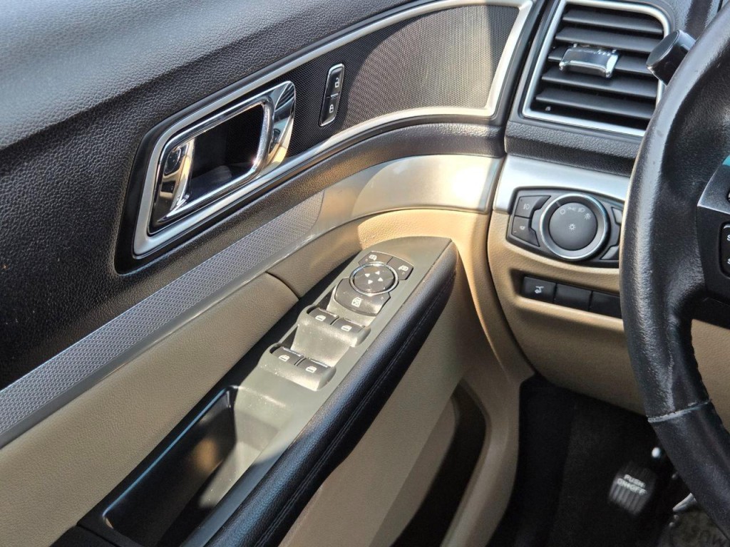2016 Ford Explorer Image 33