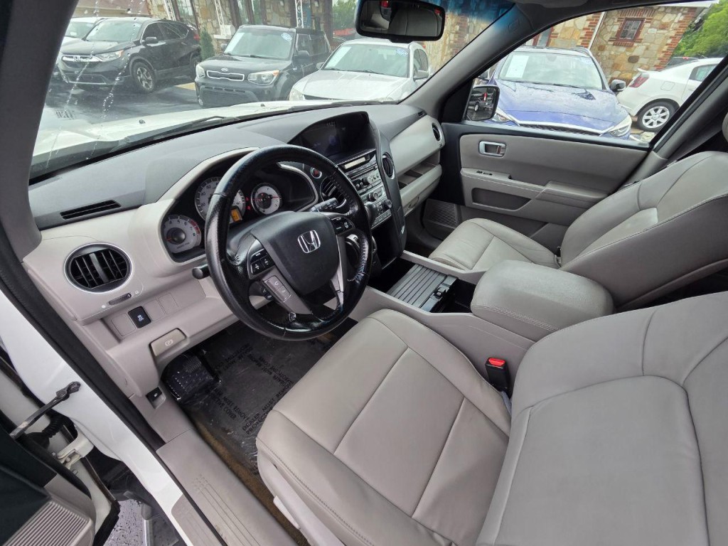 2015 Honda Pilot Image 12