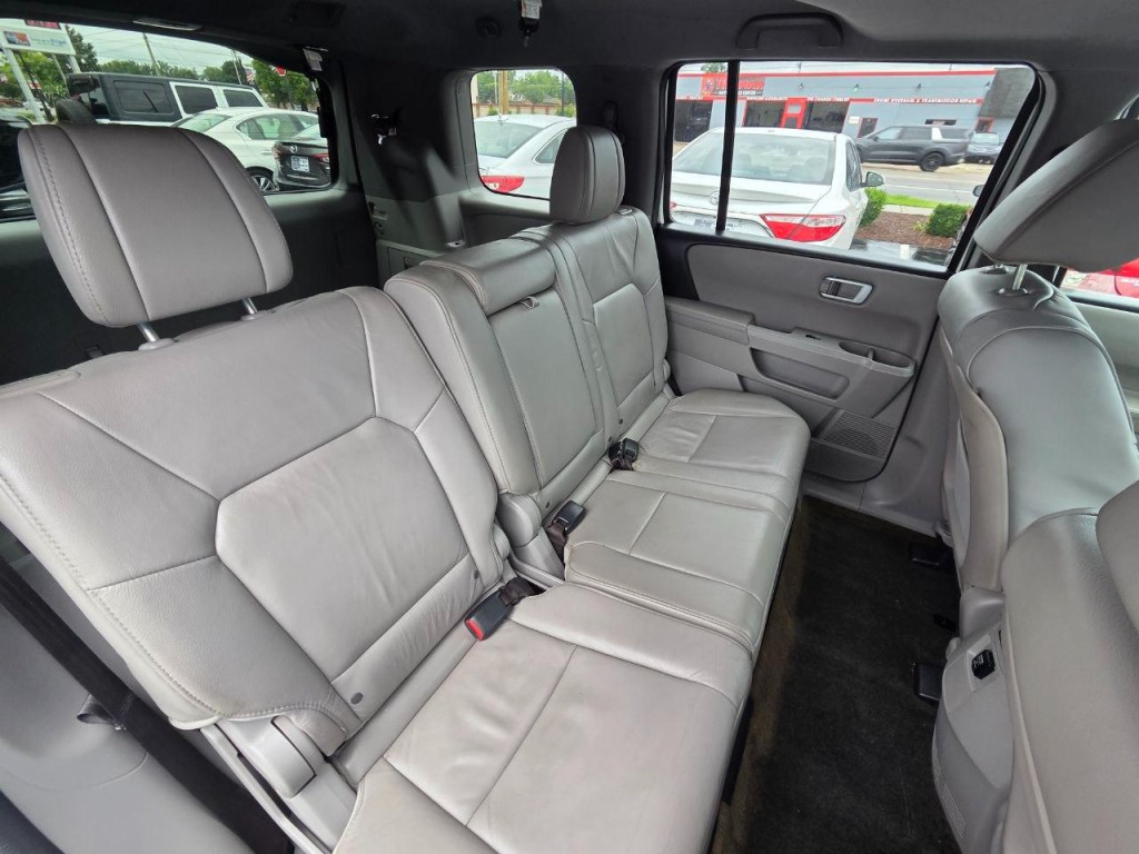 2015 Honda Pilot Image 17