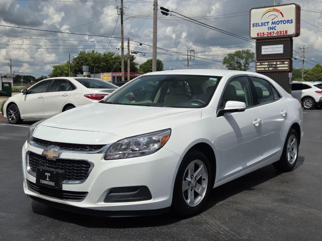 2015 Chevrolet Malibu Image 2