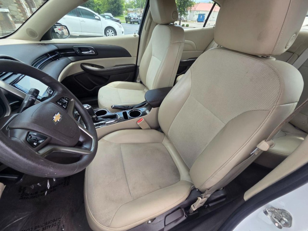 2015 Chevrolet Malibu Image 12