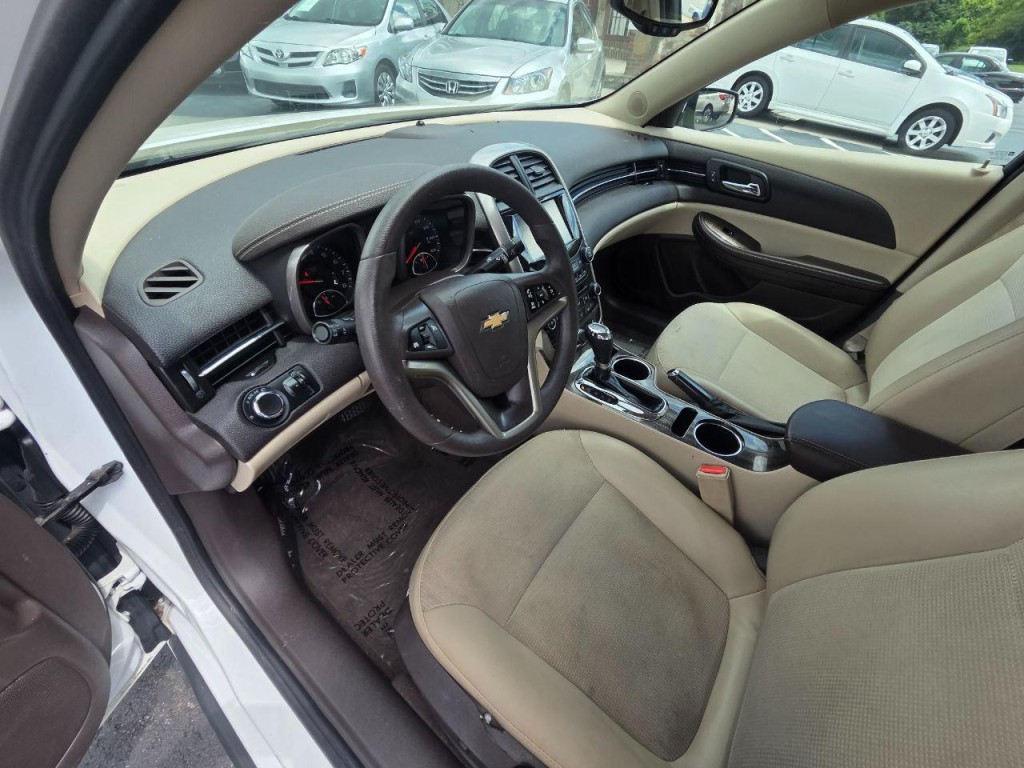 2015 Chevrolet Malibu Image 13