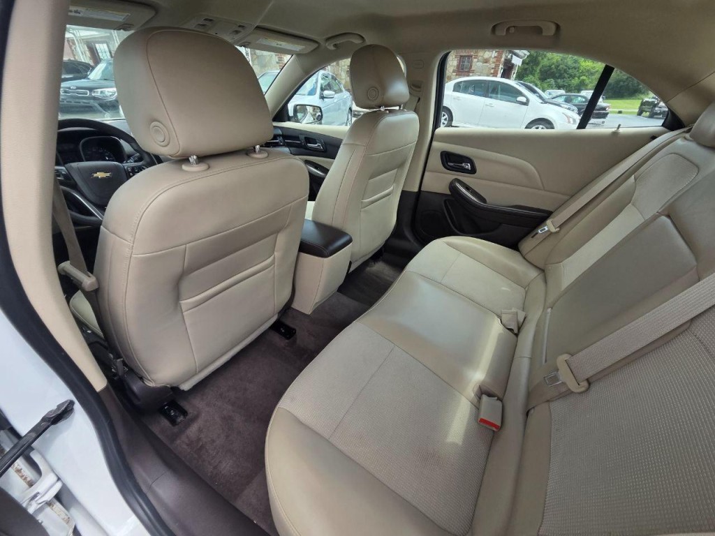 2015 Chevrolet Malibu Image 14