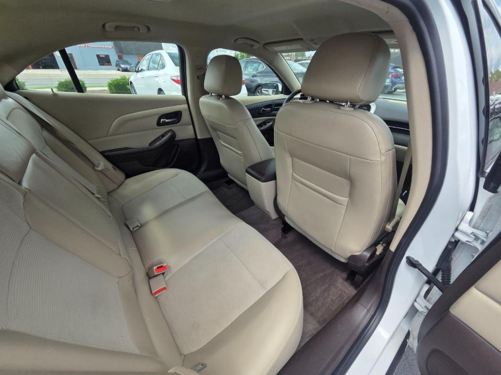 2015 Chevrolet Malibu Image 16