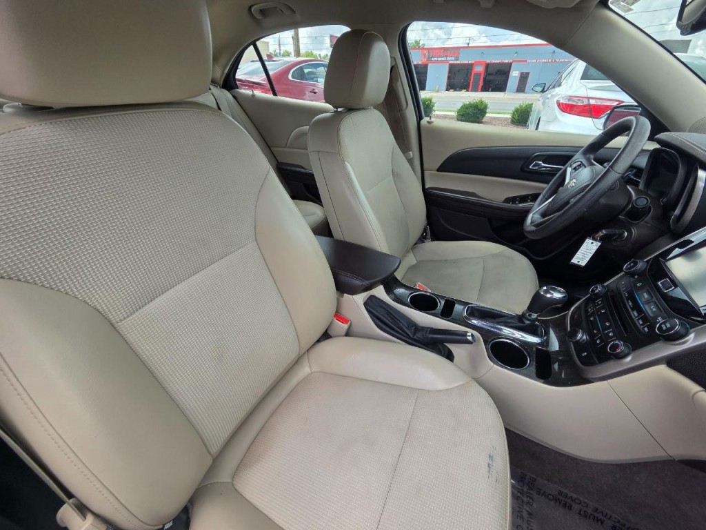 2015 Chevrolet Malibu Image 19