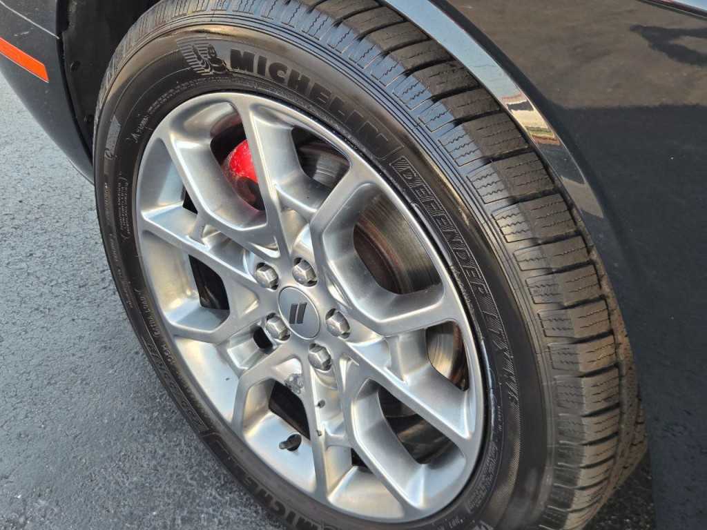 2017 Dodge Challenger Image 10