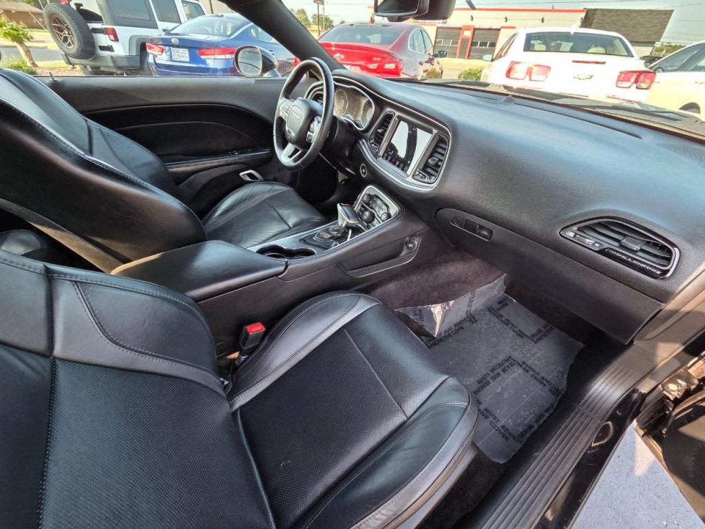 2017 Dodge Challenger Image 15