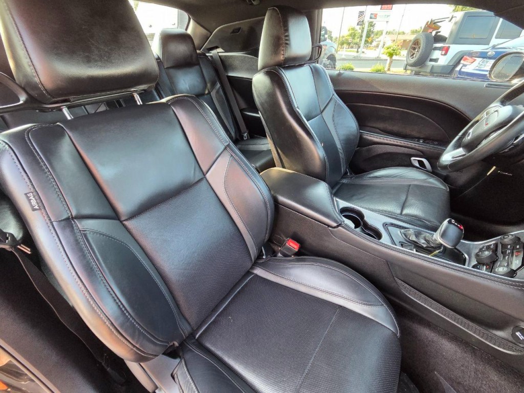 2017 Dodge Challenger Image 16