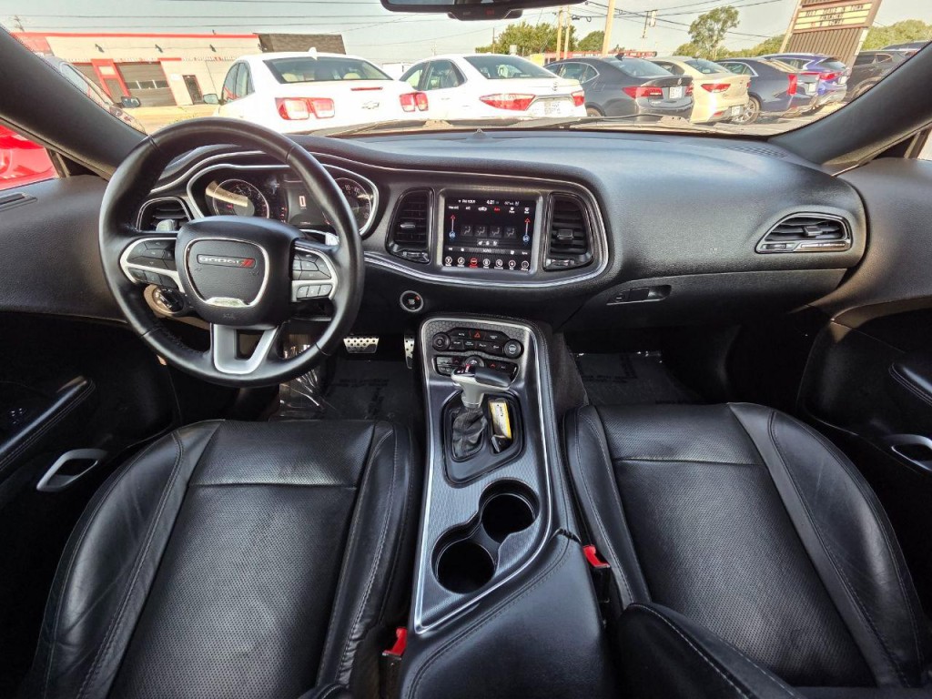 2017 Dodge Challenger Image 18