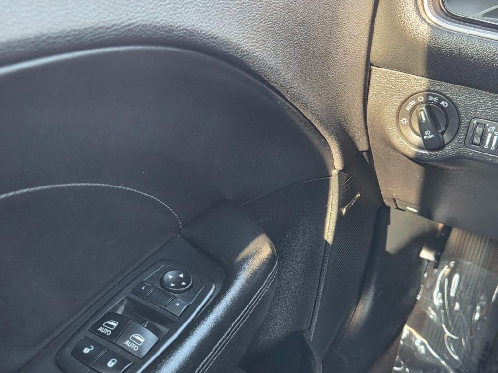 2017 Dodge Challenger Image 20