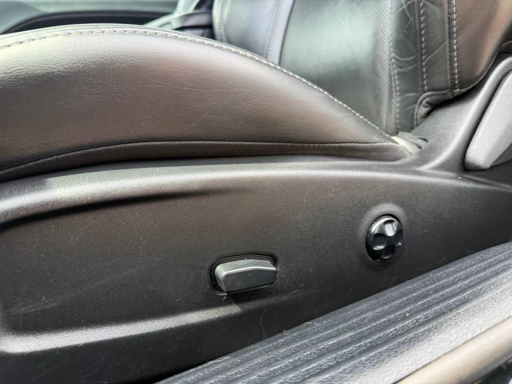 2017 Dodge Challenger Image 28