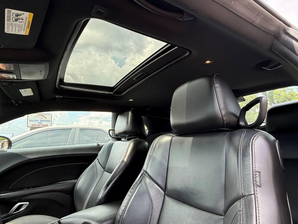 2017 Dodge Challenger Image 32