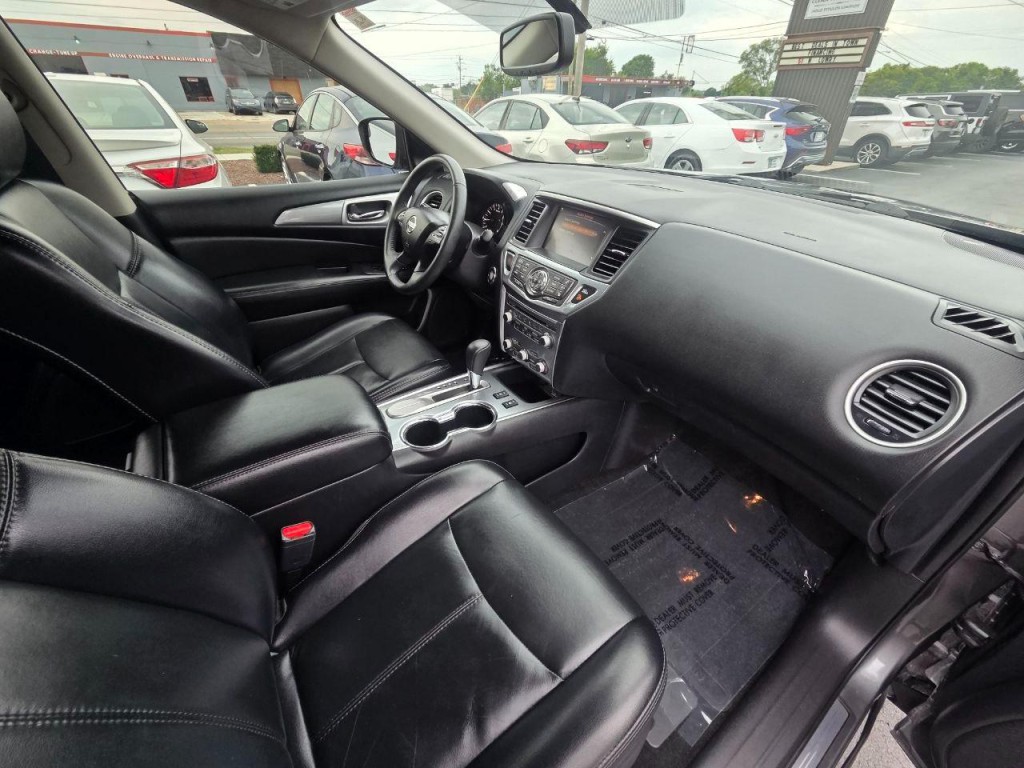 2018 Nissan Pathfinder Image 19