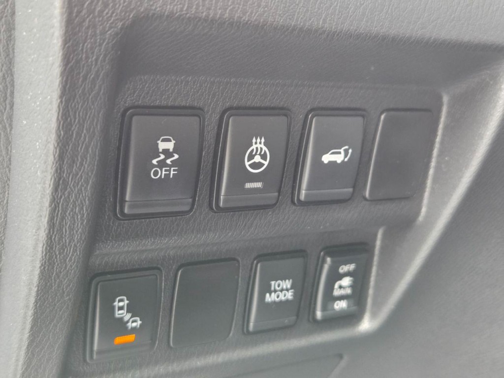 2018 Nissan Pathfinder Image 30