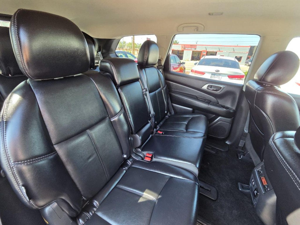 2019 Nissan Pathfinder Image 16