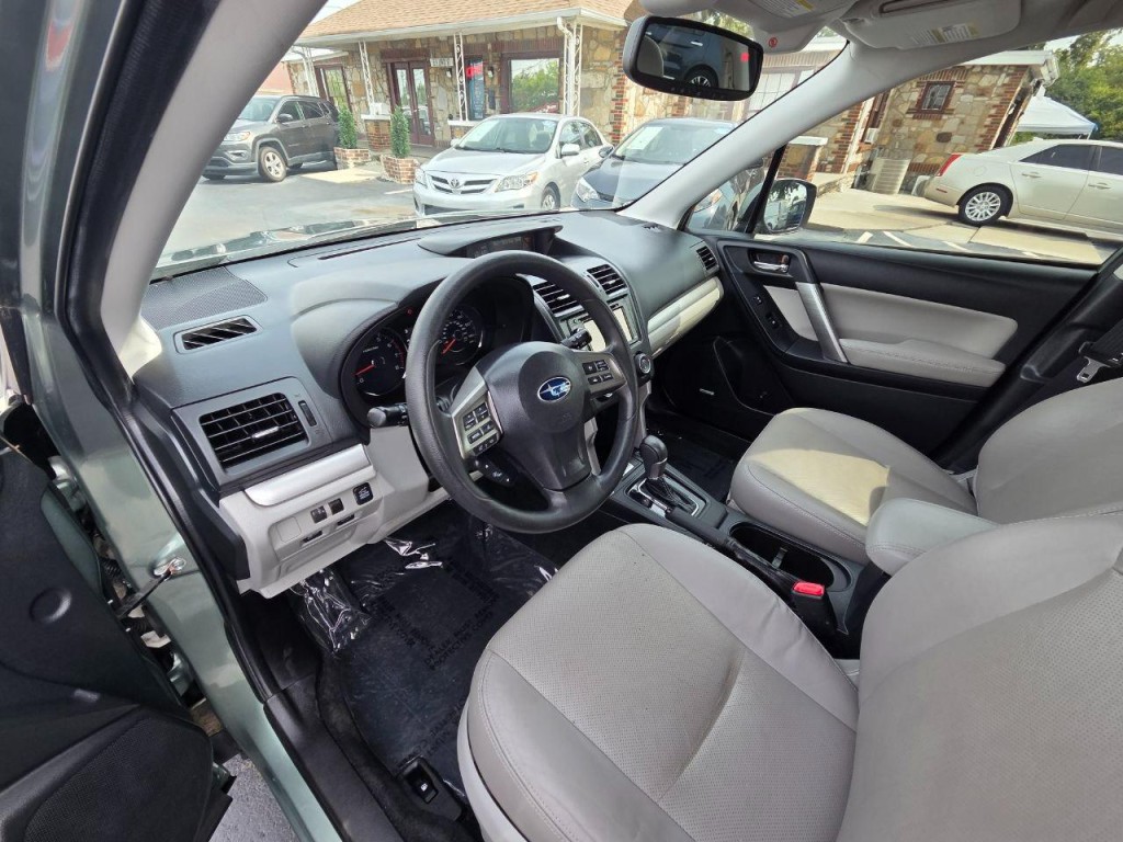2015 Subaru Forester Image 12