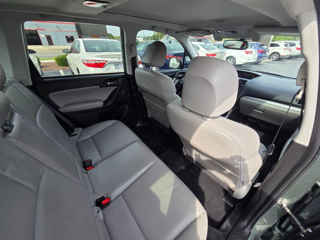 2015 Subaru Forester Image 16