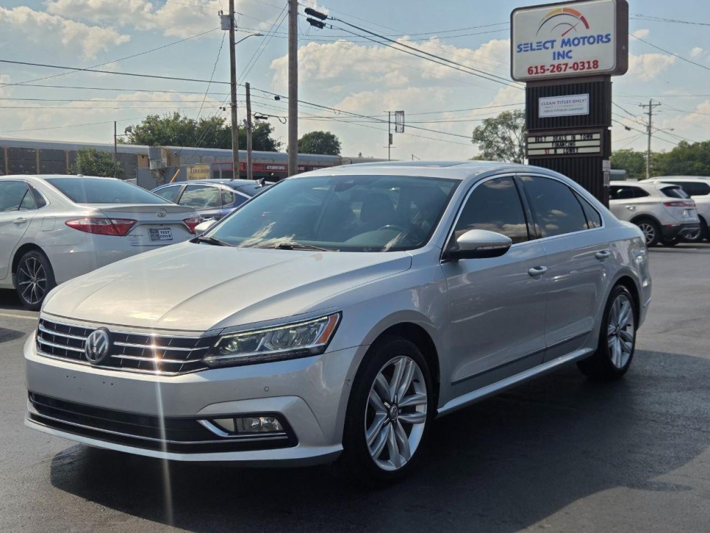 2017 Volkswagen Passat Image 2