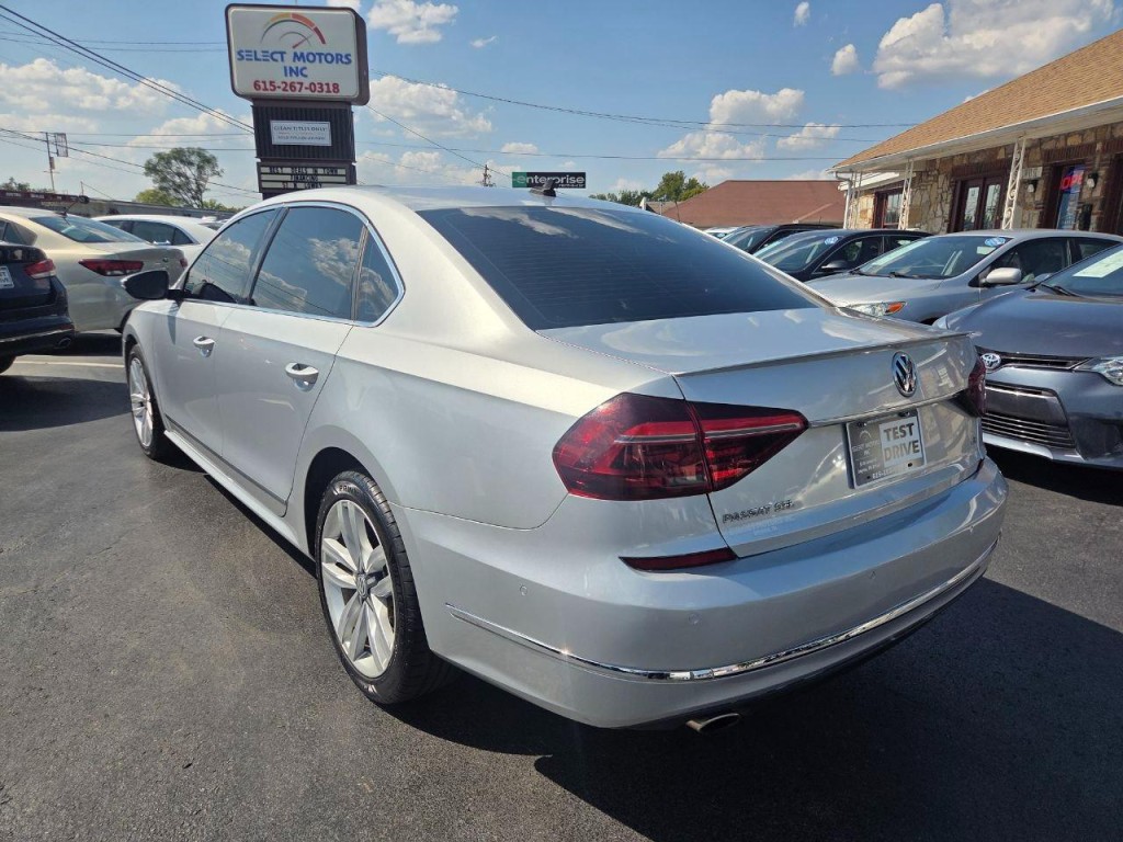 2017 Volkswagen Passat Image 4