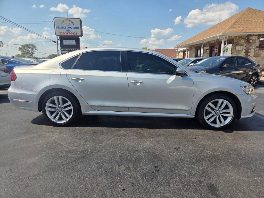 2017 Volkswagen Passat Image 6
