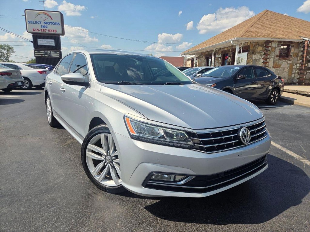 2017 Volkswagen Passat Image 7