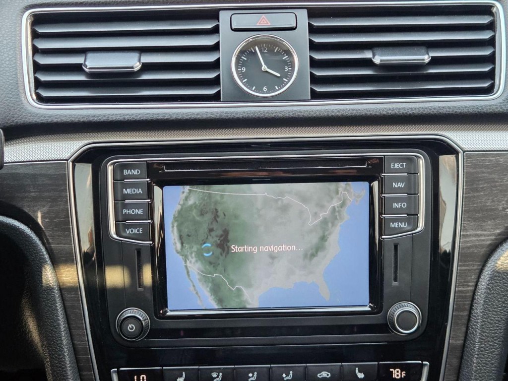 2017 Volkswagen Passat Image 21