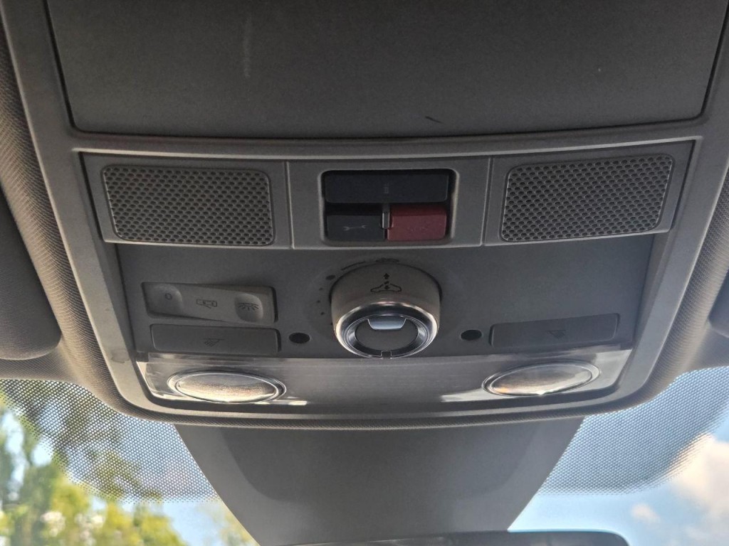 2017 Volkswagen Passat Image 23