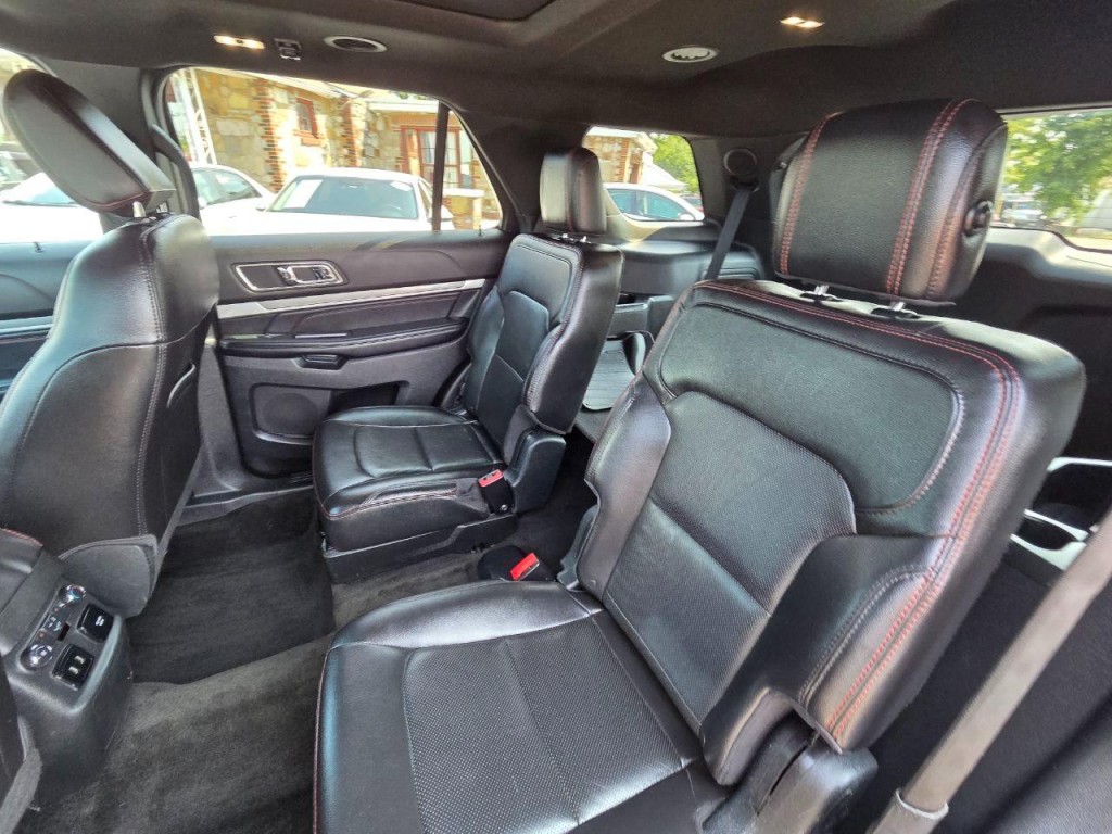 2018 Ford Explorer Image 16